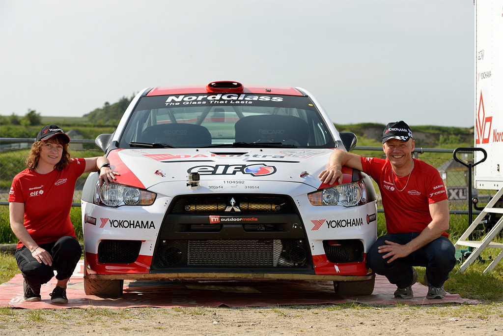 Forventningerne var store, da Steen Andersen og Iben Louring stillede til start i Ecoteck Rally i Himmerland, men teknikken drillede atter. Nu håber de på bedre held i Slagelse den 20.-21. juni.
(Foto: Michael Eisenberg)
